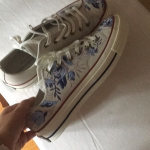Embroidered white converse size women’s 9
